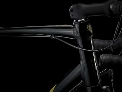 TREK BIKES Vélo Trek Domane AL2 Claris R2000 2x8v Patin Noir 9 TREK BIKES Vélo Trek Domane AL2 Claris R2000 2x8v Patin Noir – Image 9