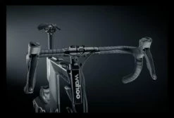 Vélo D'intérieur Intelligent KICKR BIKE V2 Wahoo -Composants, périphériques de vélo de route Soldes Magasin Kickr Bike V2 royal big