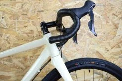 Composants, périphériques de vélo de route Soldes Magasin -Composants, périphériques de vélo de route Soldes Magasin gravel beige cintre big